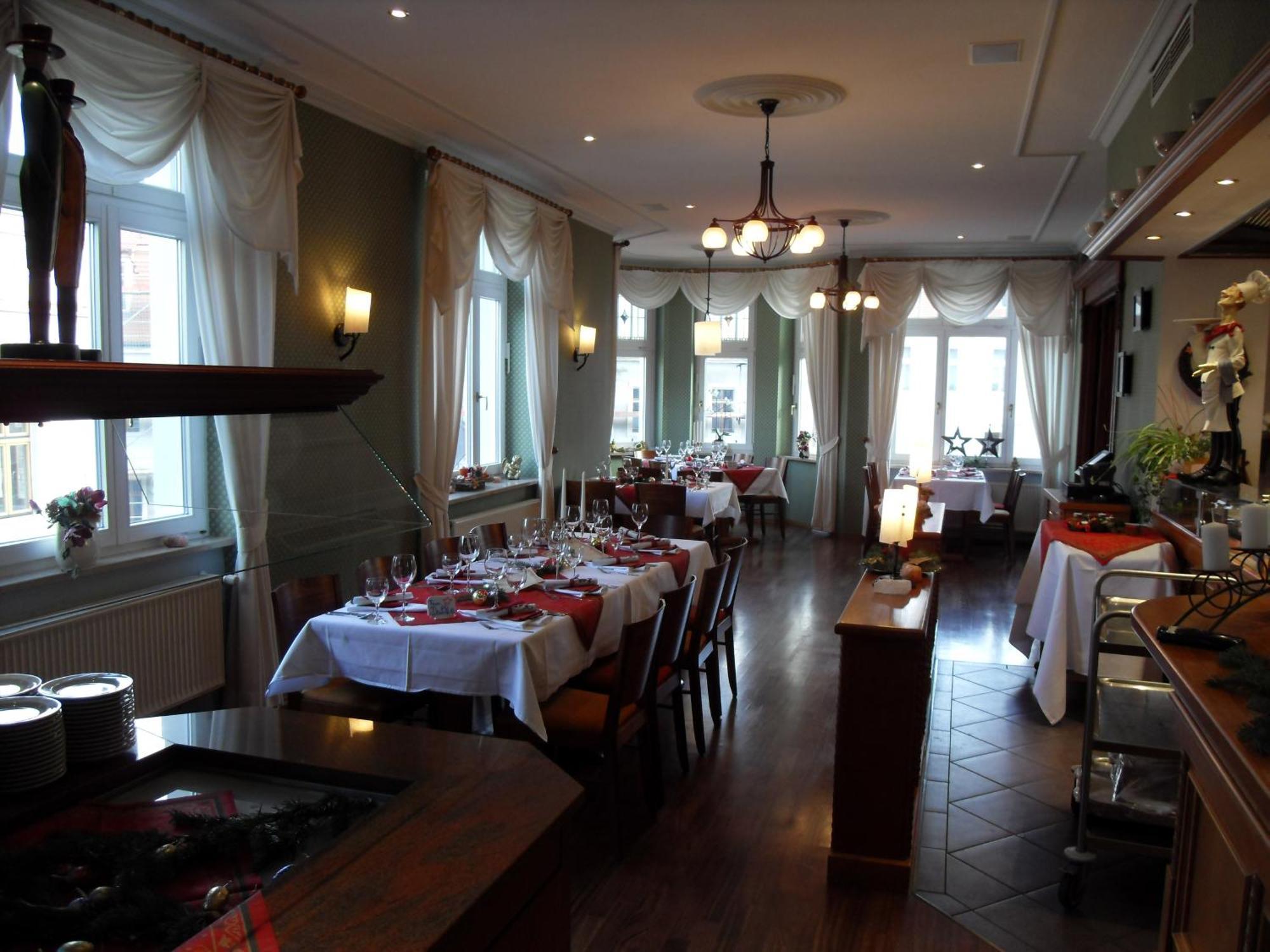 Hotel Fuersteneck Bernburg Extérieur photo
