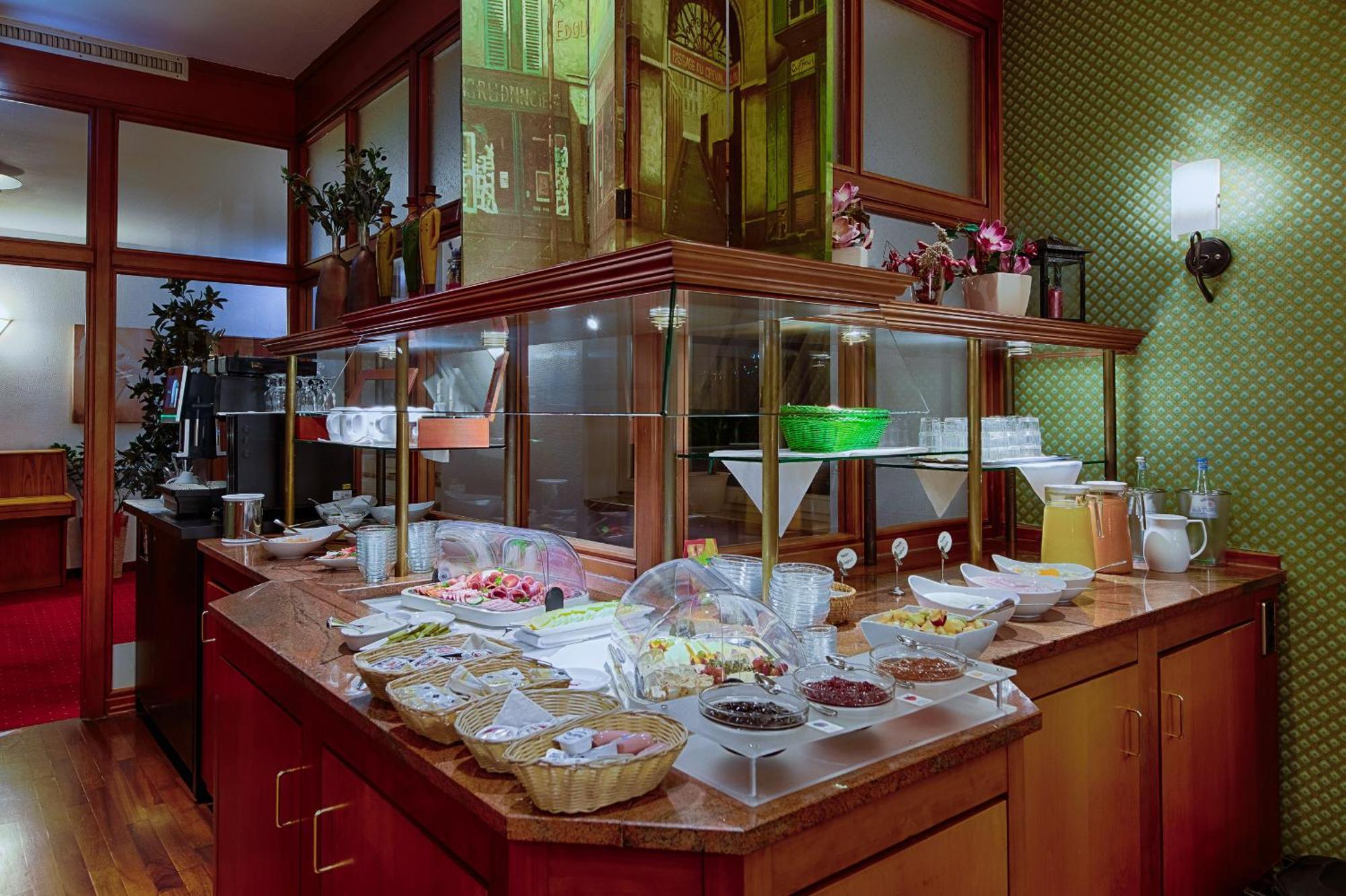 Hotel Fuersteneck Bernburg Extérieur photo