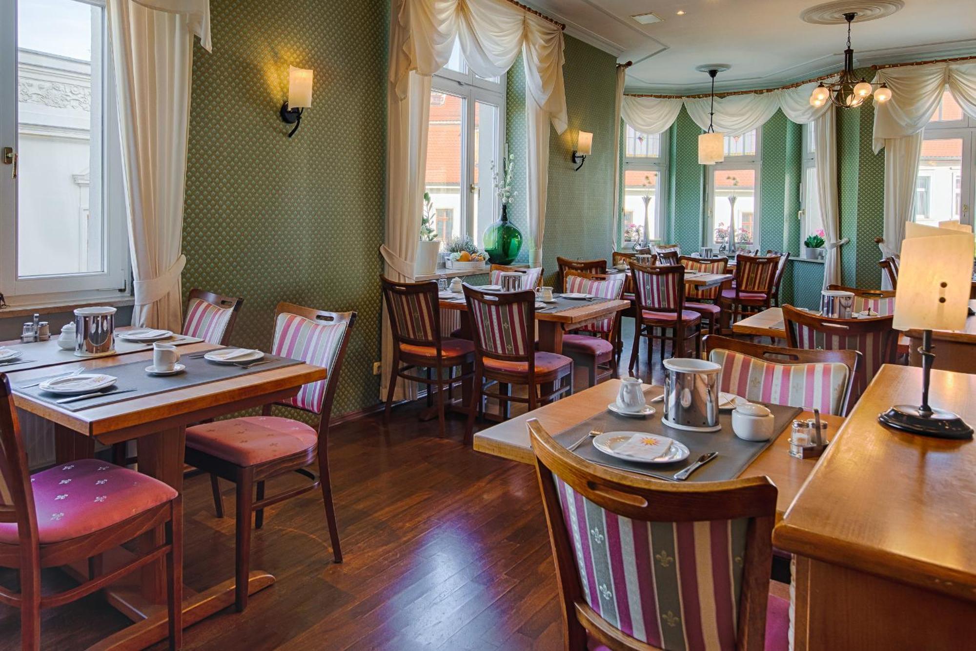 Hotel Fuersteneck Bernburg Extérieur photo