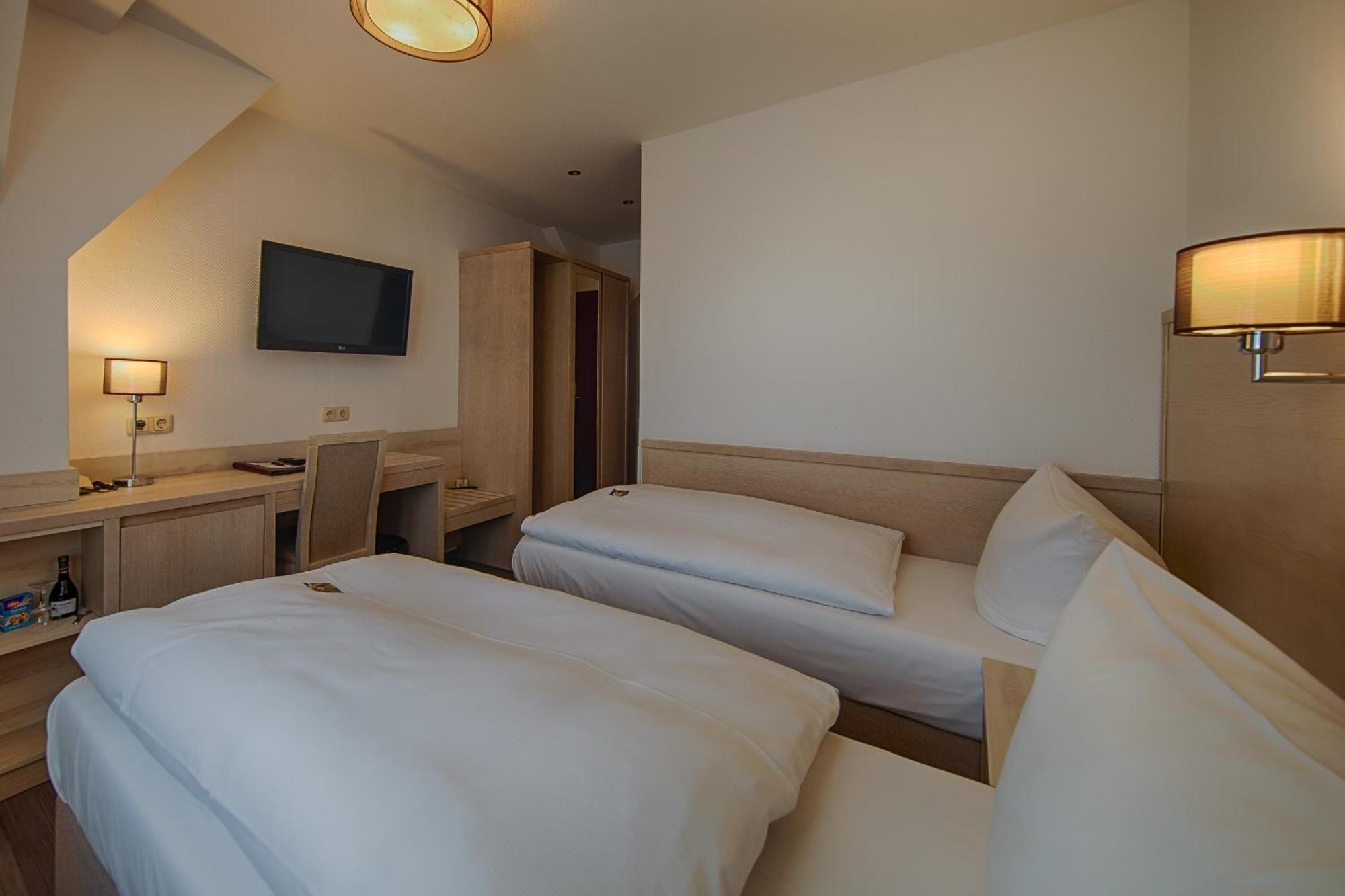 Hotel Fuersteneck Bernburg Extérieur photo