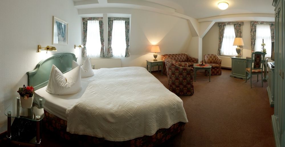 Hotel Fuersteneck Bernburg Extérieur photo