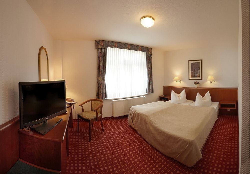Hotel Fuersteneck Bernburg Extérieur photo