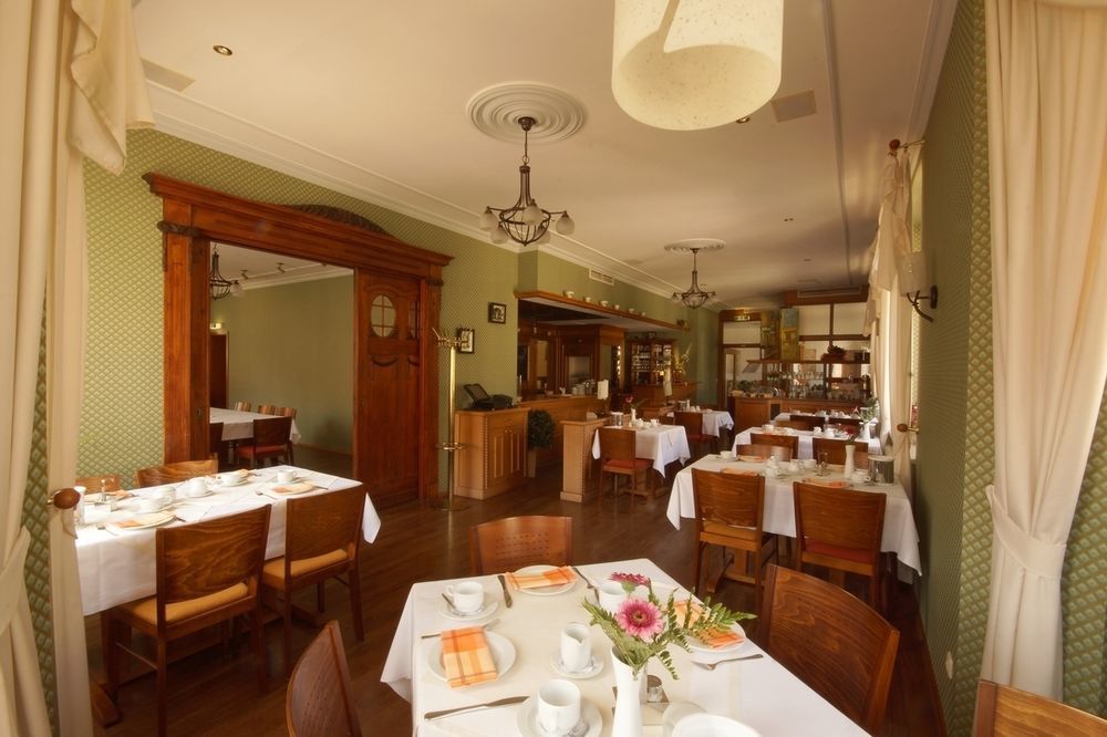 Hotel Fuersteneck Bernburg Extérieur photo