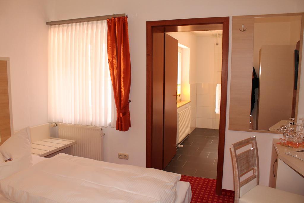 Hotel Fuersteneck Bernburg Extérieur photo