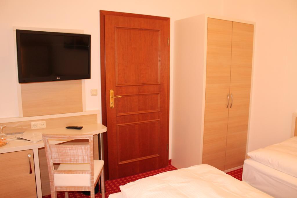 Hotel Fuersteneck Bernburg Extérieur photo