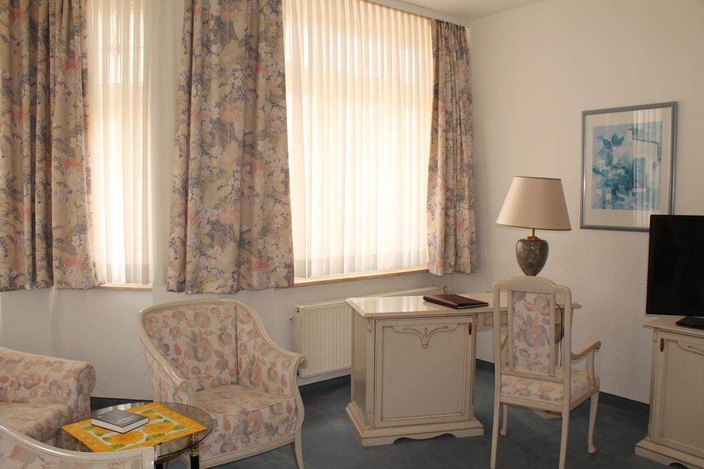 Hotel Fuersteneck Bernburg Extérieur photo