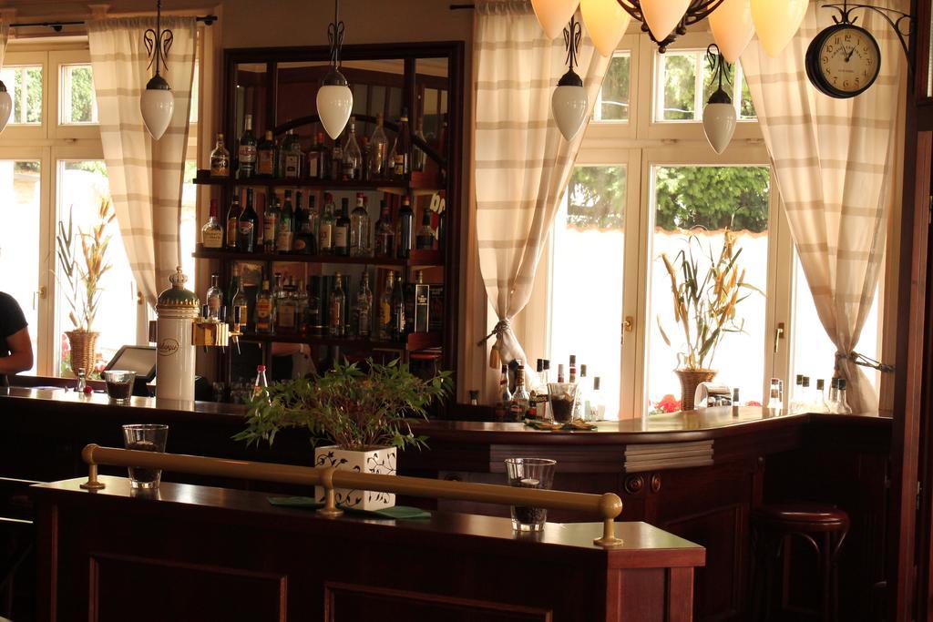 Hotel Fuersteneck Bernburg Extérieur photo