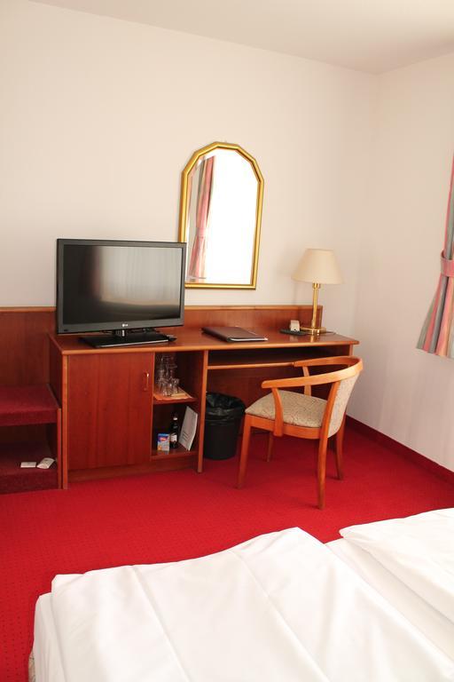 Hotel Fuersteneck Bernburg Extérieur photo