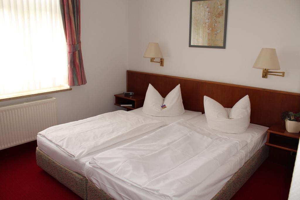 Hotel Fuersteneck Bernburg Chambre photo