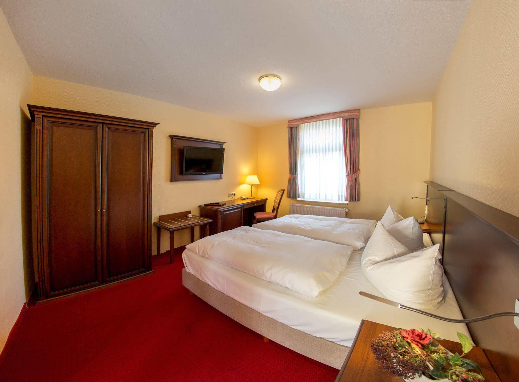 Hotel Fuersteneck Bernburg Extérieur photo